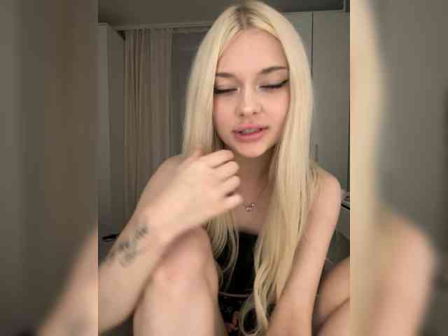 ItsIsabellea webcam