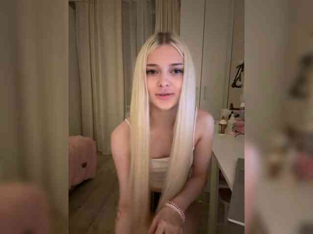ItsIsabellea webcam