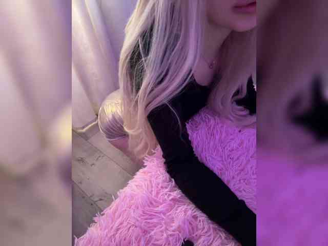 ItsIsabellea webcam