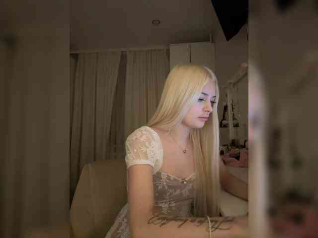 ItsIsabellea webcam