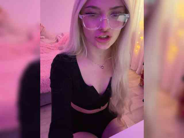 ItsIsabellea webcam