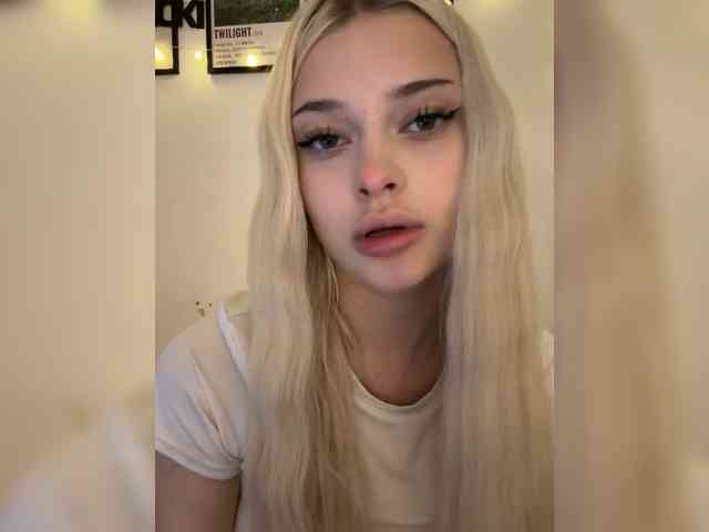 ItsIsabellea webcam