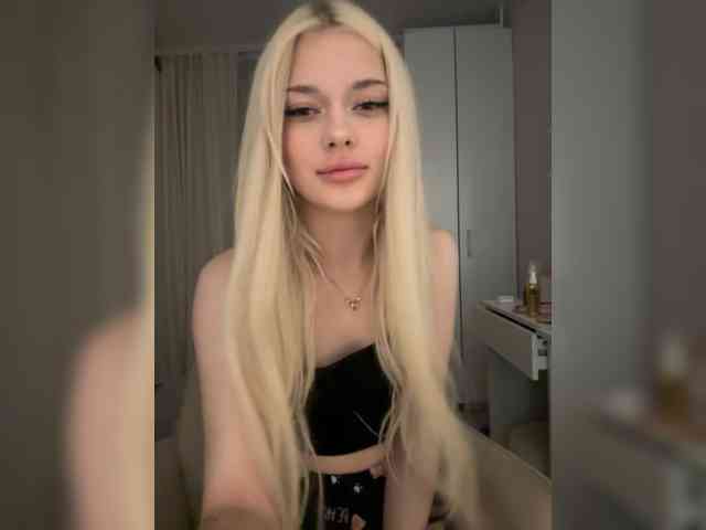 ItsIsabellea webcam