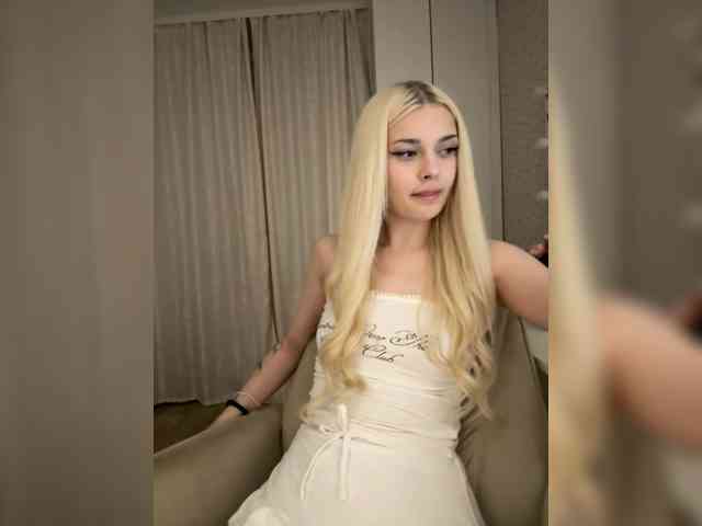 ItsIsabellea webcam