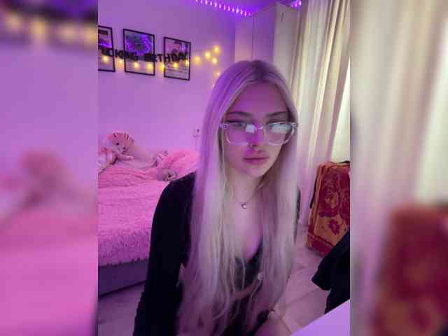 ItsIsabellea webcam