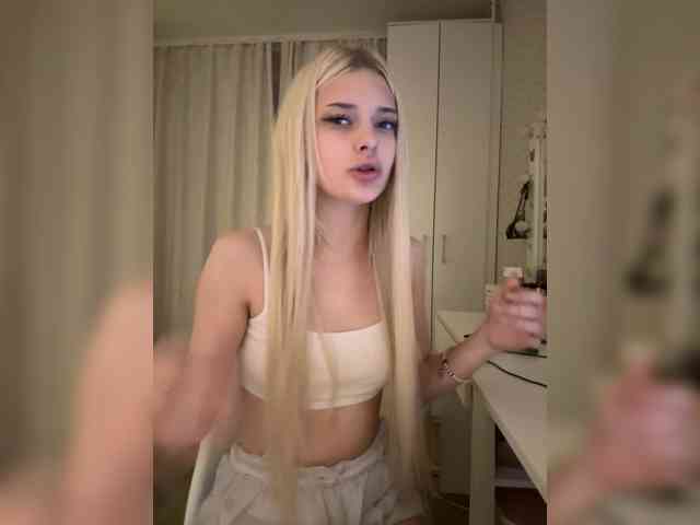 ItsIsabellea webcam