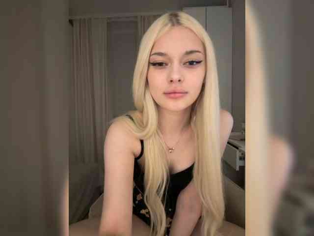 ItsIsabellea webcam