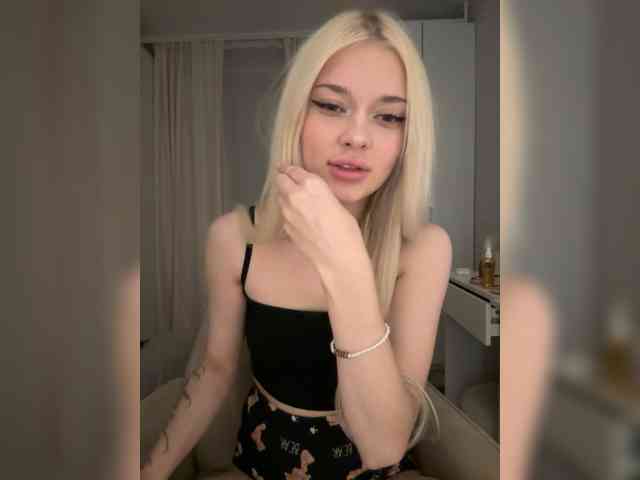 ItsIsabellea webcam