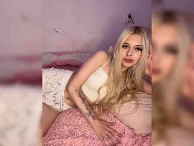 ItsIsabellea webcam