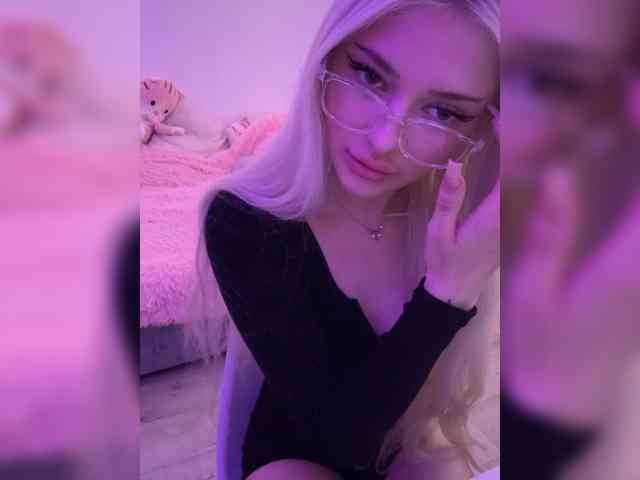 ItsIsabellea webcam