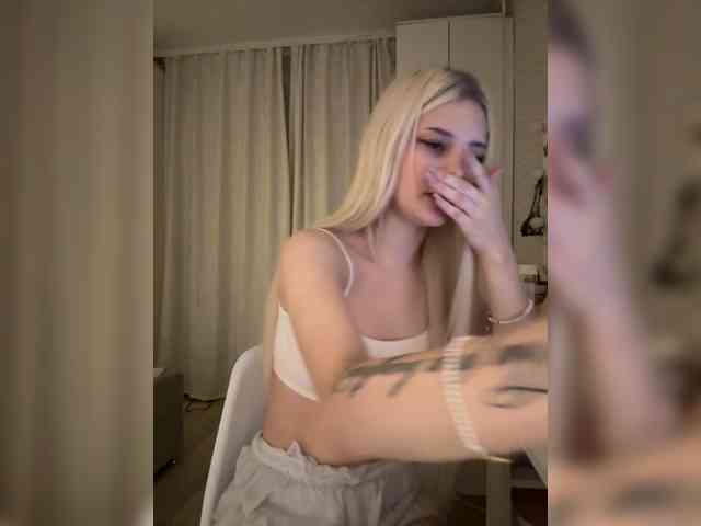 ItsIsabellea webcam
