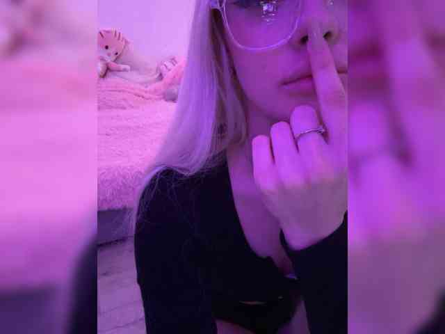 ItsIsabellea webcam