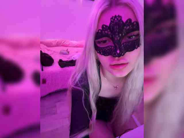 ItsIsabellea webcam