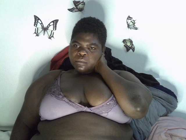 le modèle Bbwebonyw254 est en webcam porno dans un show sur le site bongacams, il possède les tags suivants: Ebony,Brunette,Shaved