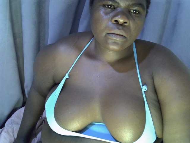 Bbwebonyw254, en directo ahora en BongaCams