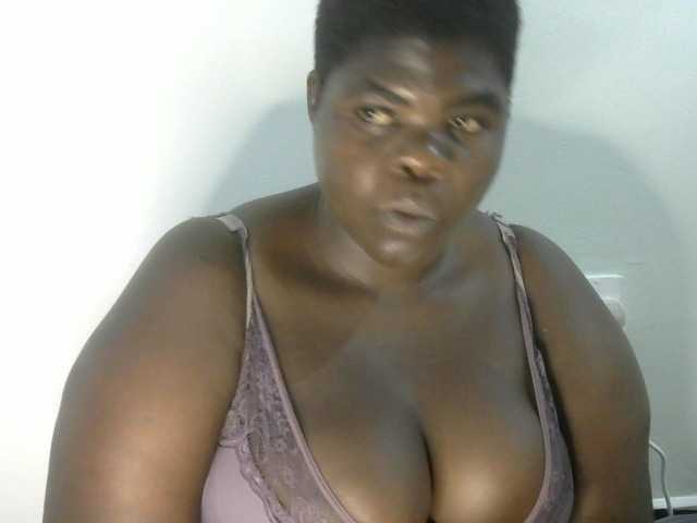 Bbwebonyw254 live cam on BongaCams
