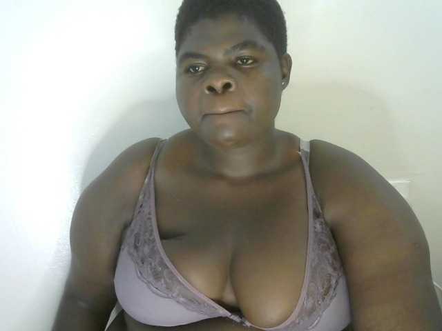 Bbwebonyw254 live cam on BongaCams