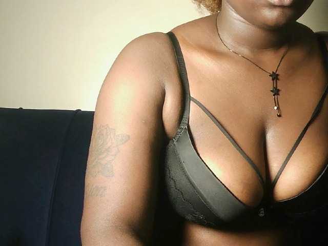 Hot-sexy-beauty live cam on BongaCams