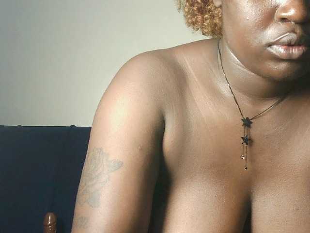 Hot-sexy-beauty live cam on BongaCams