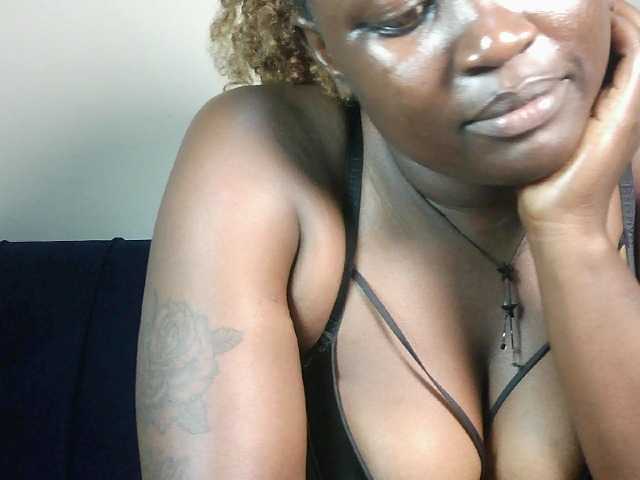 Hot-sexy-beauty live cam on BongaCams