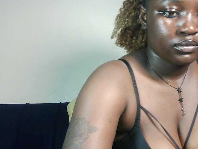 Hot-sexy-beauty live cam on BongaCams