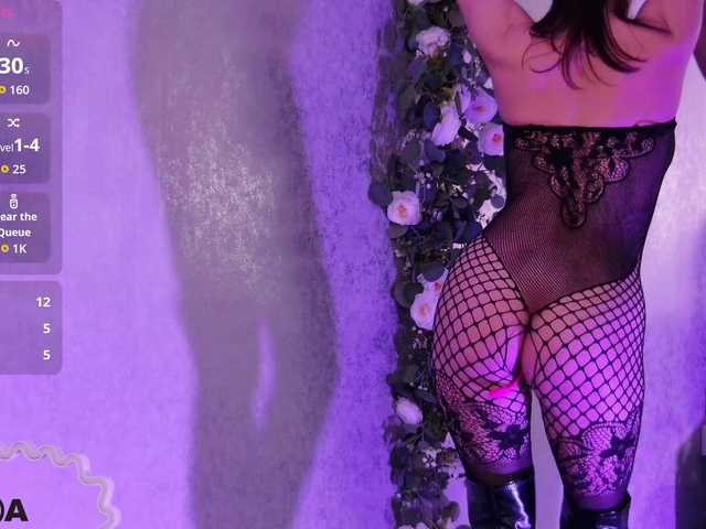 MiraGlory live cam on BongaCams