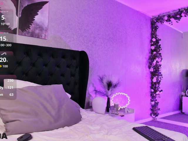 MiraGlory live cam on BongaCams