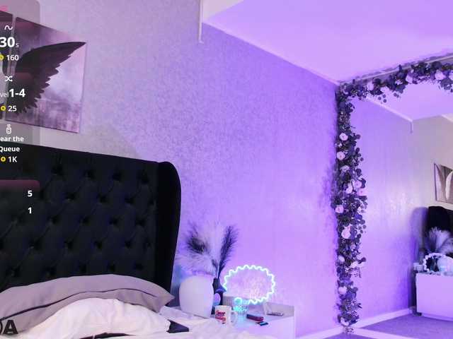 MiraGlory live cam on BongaCams