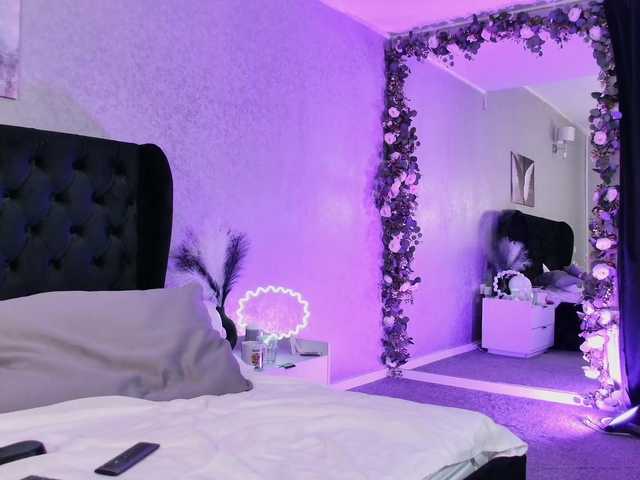 MiraGlory live webcam show
