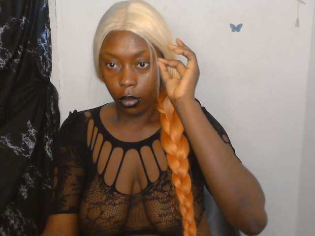 Strip-me-naked live cam on BongaCams