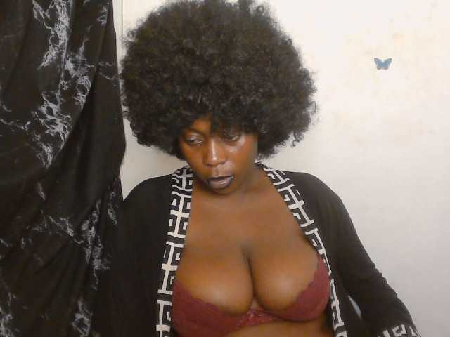 Strip-me-naked live cam on BongaCams