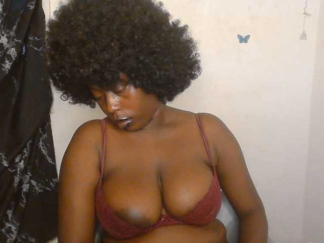 Strip-me-naked live cam on BongaCams