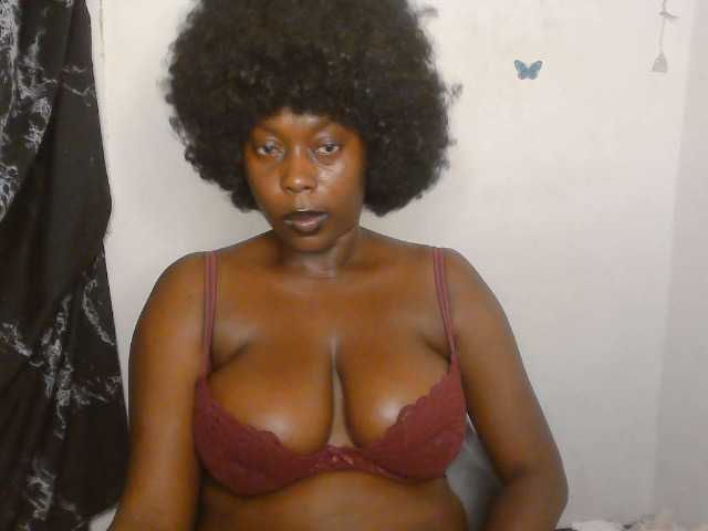 Strip-me-naked live cam preview