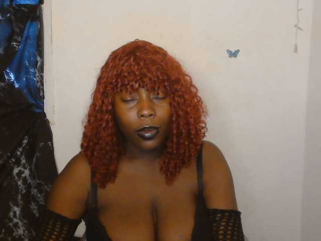 Strip-me-naked live cam on BongaCams