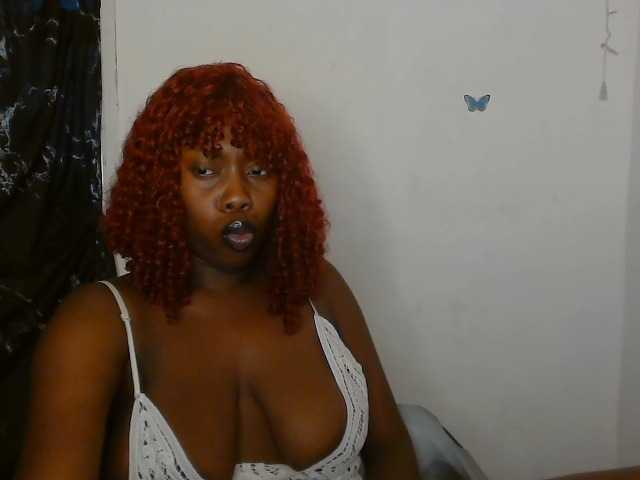 Strip-me-naked live cam on BongaCams