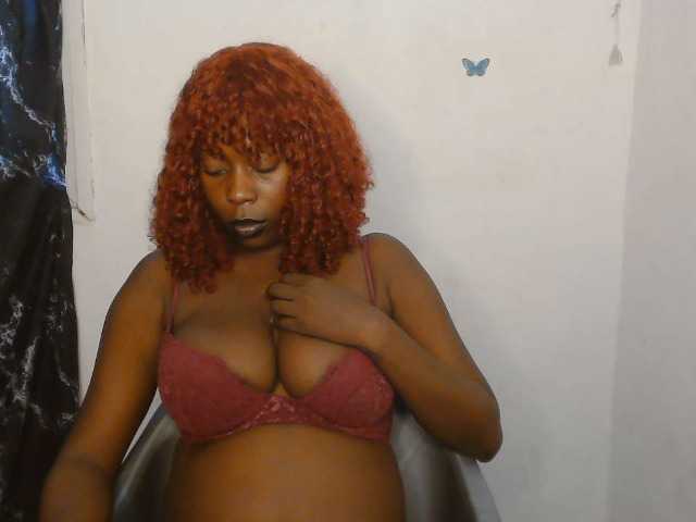 Strip-me-naked live cam on BongaCams