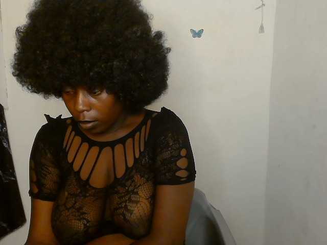 Strip-me-naked live cam on BongaCams