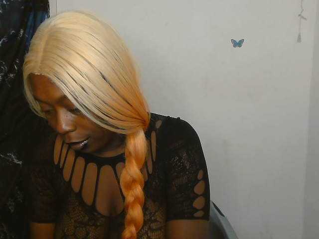 Strip-me-naked live webcam show