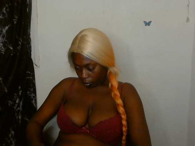 Strip-me-naked live cam on BongaCams