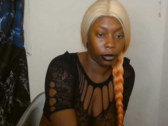 Strip-me-naked live cam on BongaCams