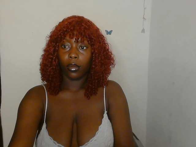 Strip-me-naked live cam on BongaCams