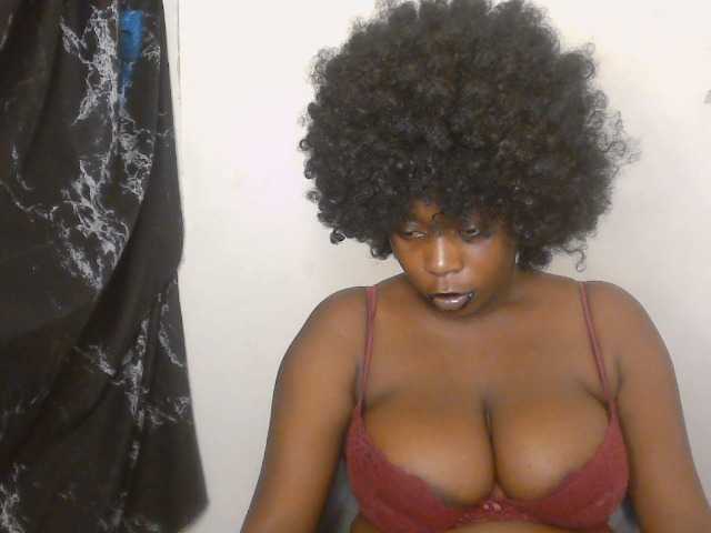 Strip-me-naked live cam on BongaCams