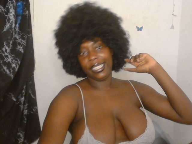 Strip-me-naked live cam on BongaCams