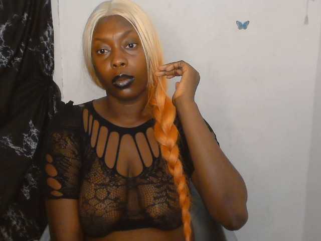 Strip-me-naked live webcam show