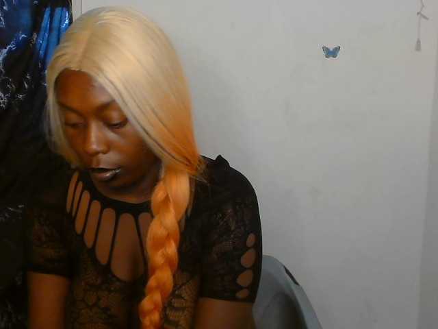 Strip-me-naked live cam on BongaCams
