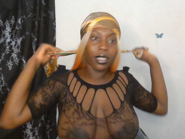 Strip-me-naked live cam on BongaCams