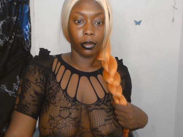 Strip-me-naked live cam on BongaCams