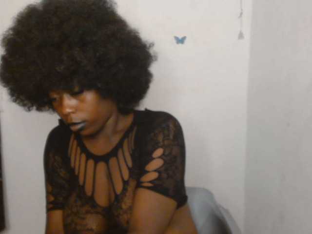 Strip-me-naked live cam on BongaCams