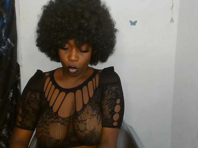 Strip-me-naked live cam on BongaCams