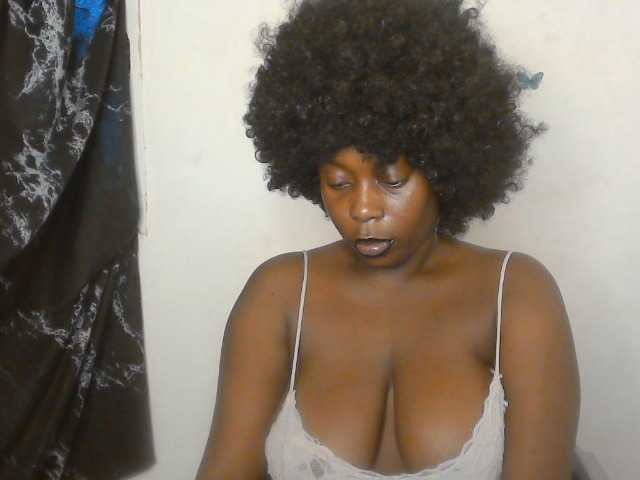 Strip-me-naked live cam on BongaCams